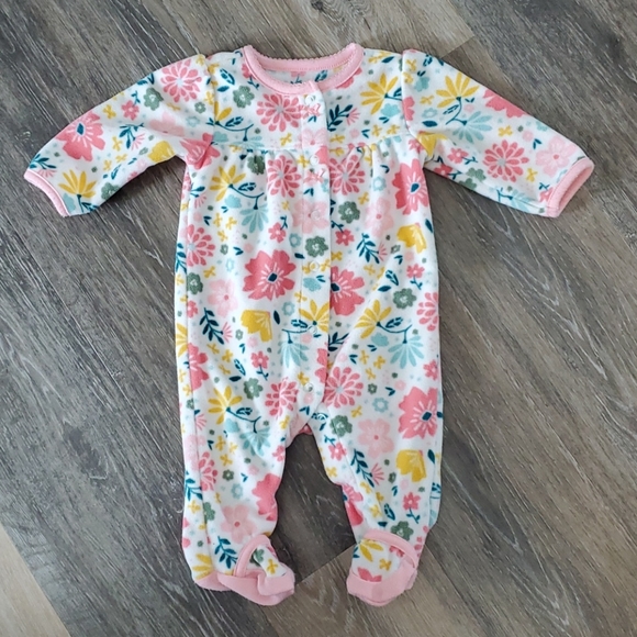 4 baby onezies - Picture 3 of 5